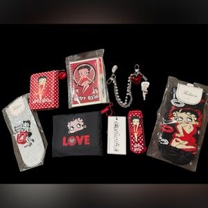 Betty Boop Tote and bundle of 7 (Look at Pics)